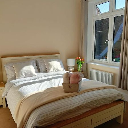Catherine Street Apartments 솔즈베리 외부 사진
