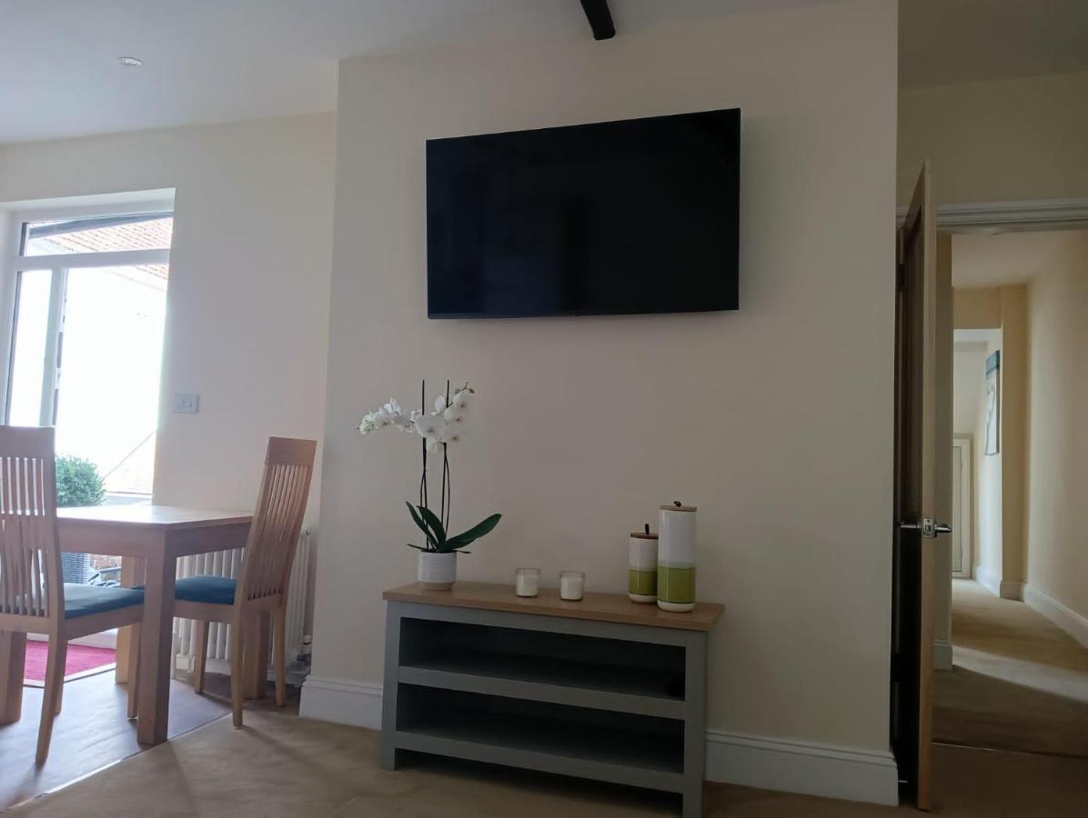 Catherine Street Apartments 솔즈베리 외부 사진