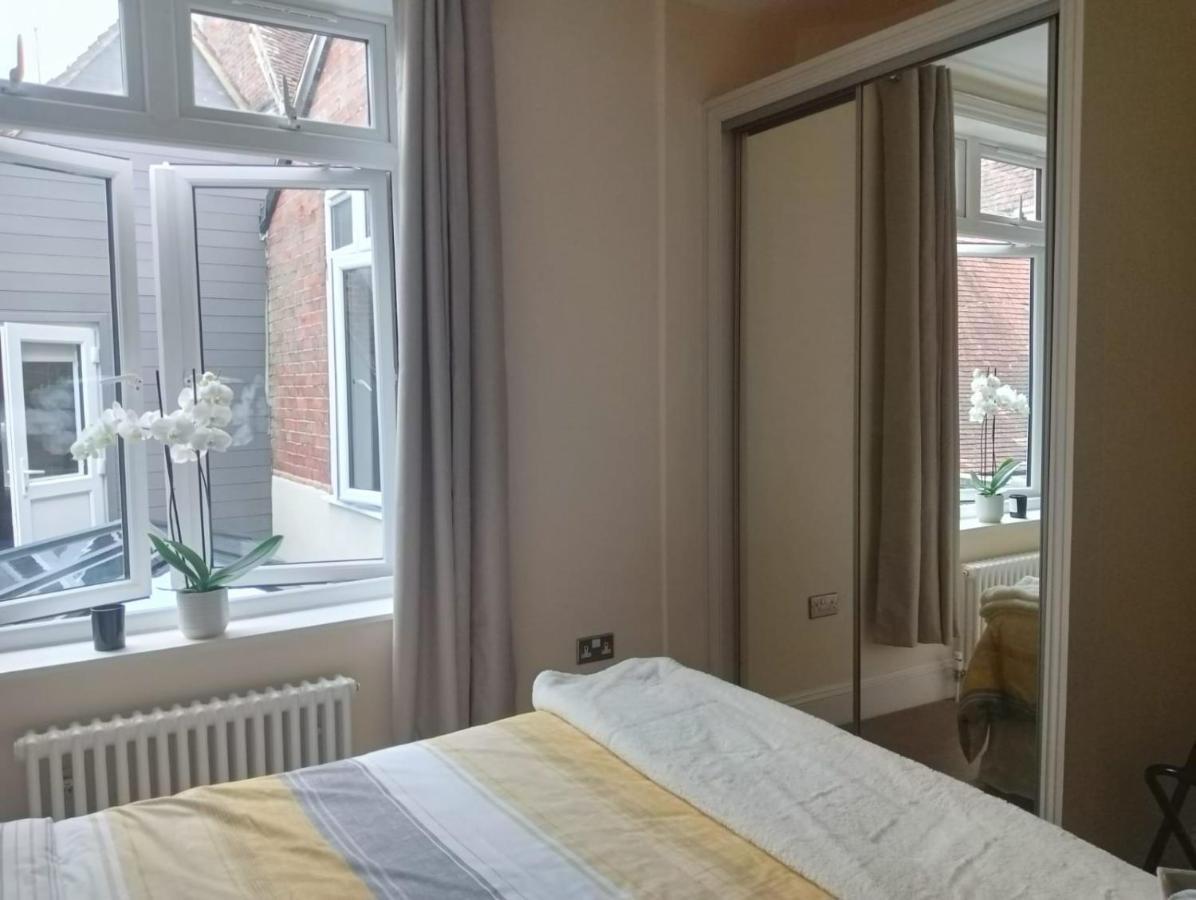 Catherine Street Apartments 솔즈베리 외부 사진